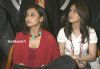 2006-thebollywoodfilmfestival-signingsession-pc04.jpg